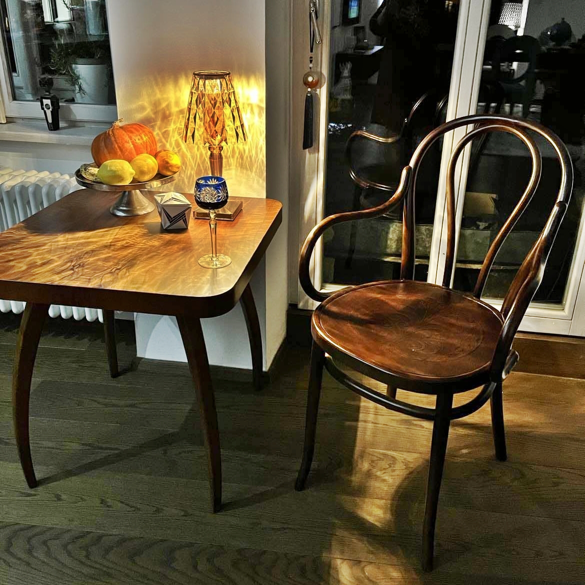 Křesílko thonet a stolek Kropáček 2